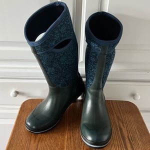 Bogs Plimsoil Quilted Floral Indigo Womens Size 10, 71542-401 NEW.